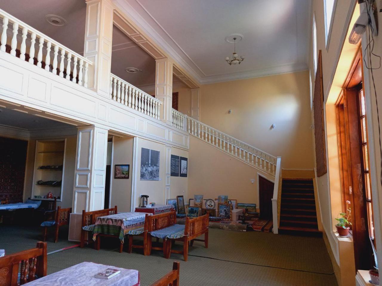 Guest House Ikathouse Marghilon Bagian luar foto